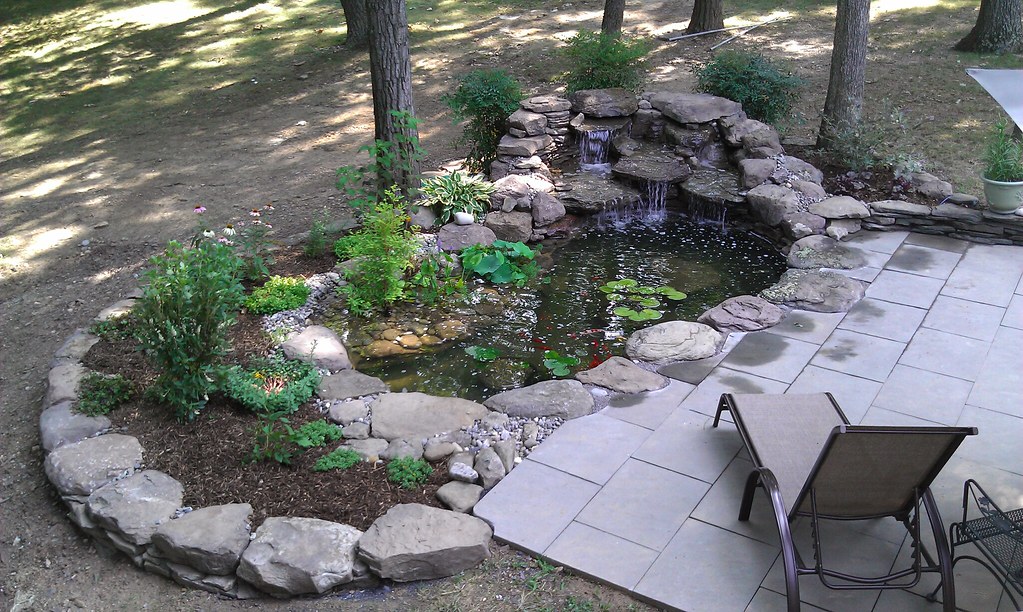 Professional Backyard pond building and pond services by Pondscapes Maryland